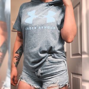Under armour womens hoodie tee perfect condition size large
